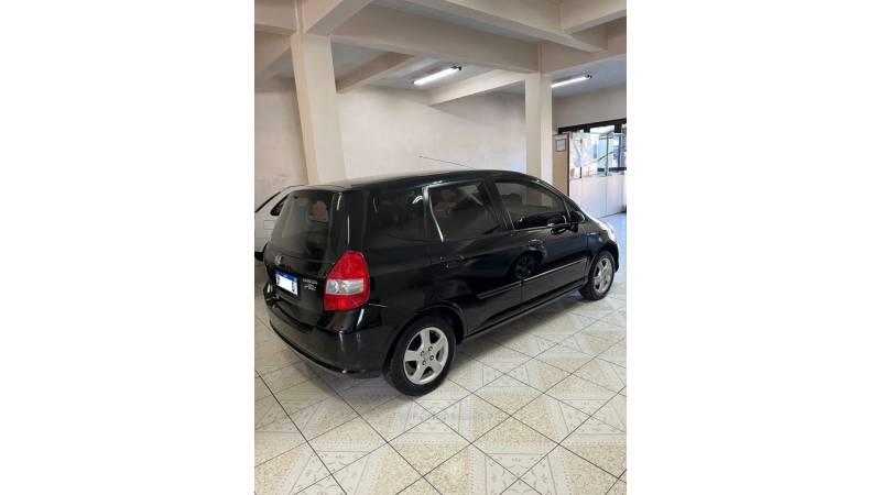 HONDA - FIT - 2005/2005 - Preta - R$ 31.000,00